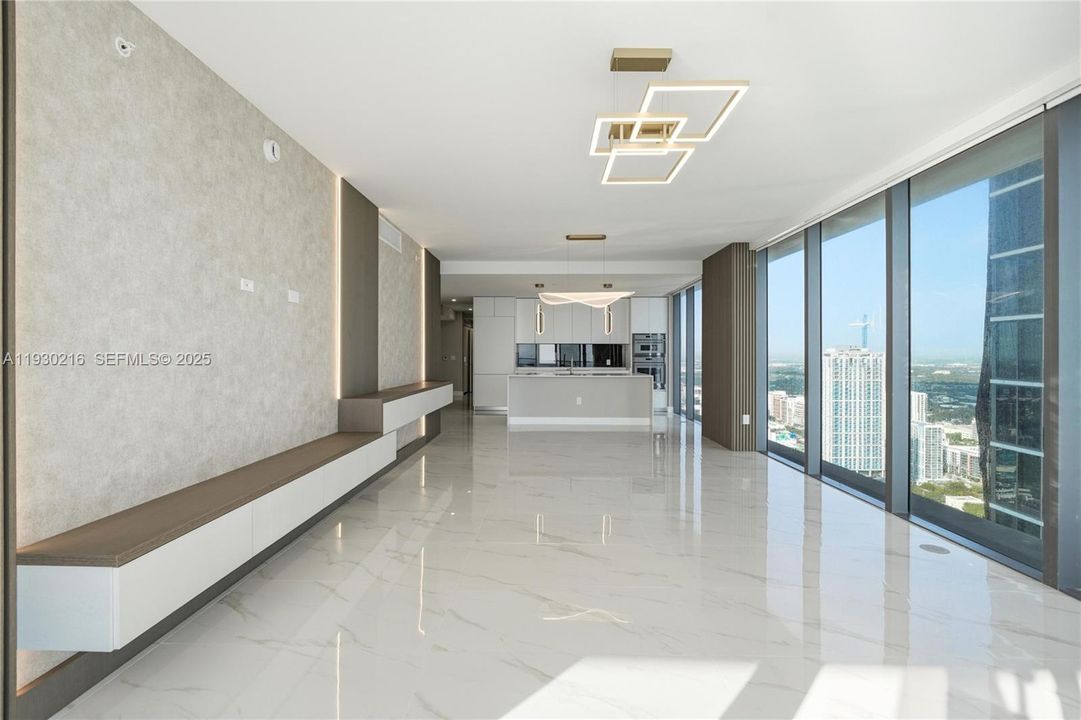 For Sale: $3,289,000 (4 beds, 5 baths, 2686 Square Feet)