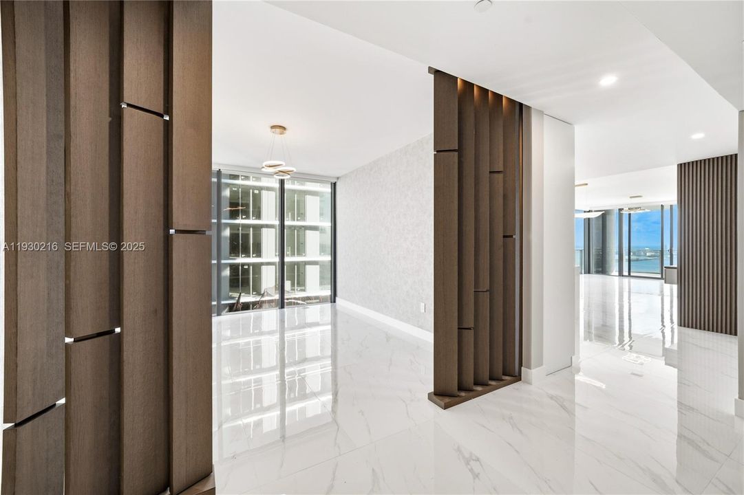 For Sale: $3,289,000 (4 beds, 5 baths, 2686 Square Feet)