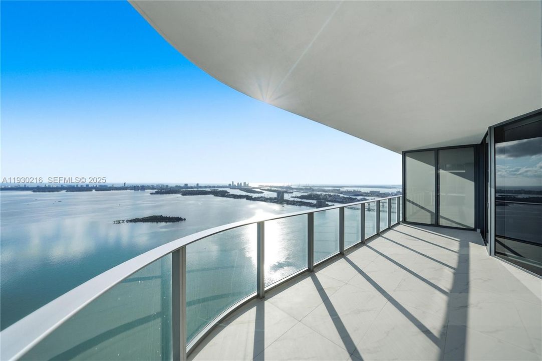 For Sale: $3,289,000 (4 beds, 5 baths, 2686 Square Feet)