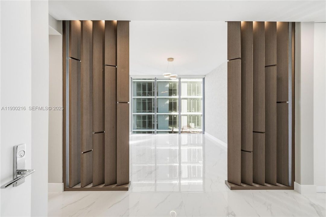 For Sale: $3,289,000 (4 beds, 5 baths, 2686 Square Feet)