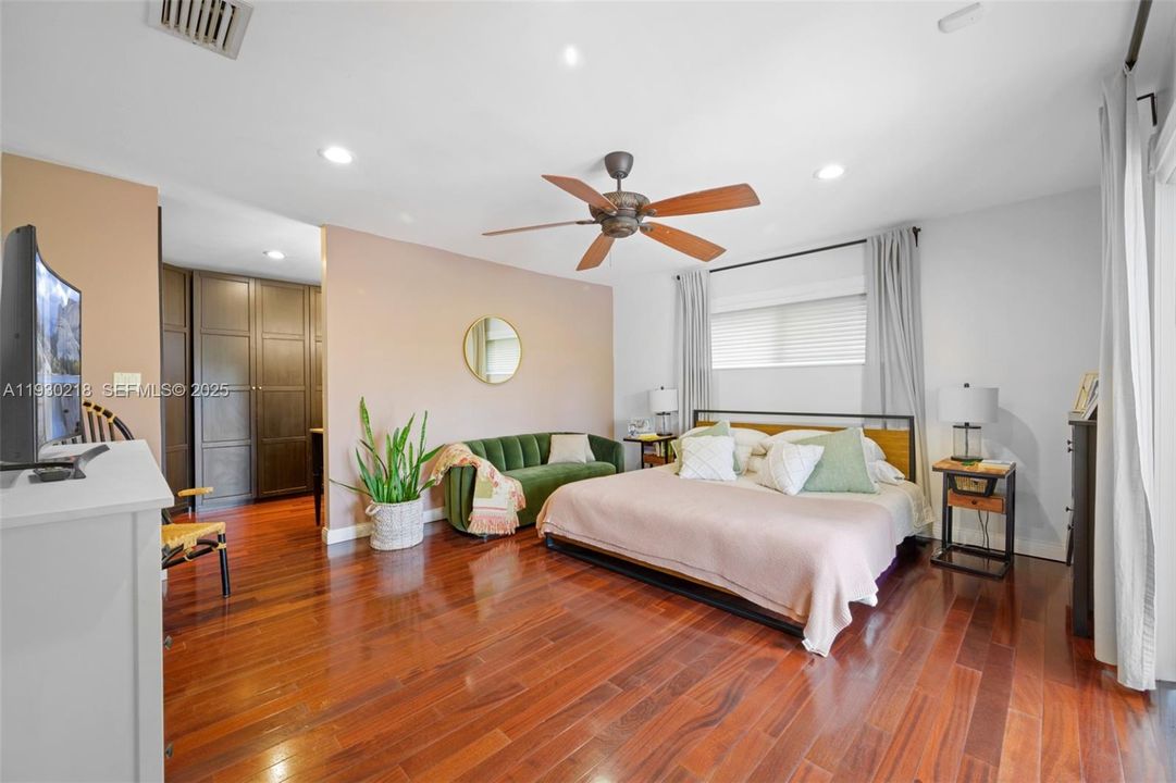 En Renta: $5,800 (5 camas, 3 baños, 2290 Pies cuadrados)