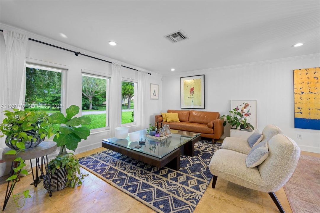 En Renta: $5,800 (5 camas, 3 baños, 2290 Pies cuadrados)