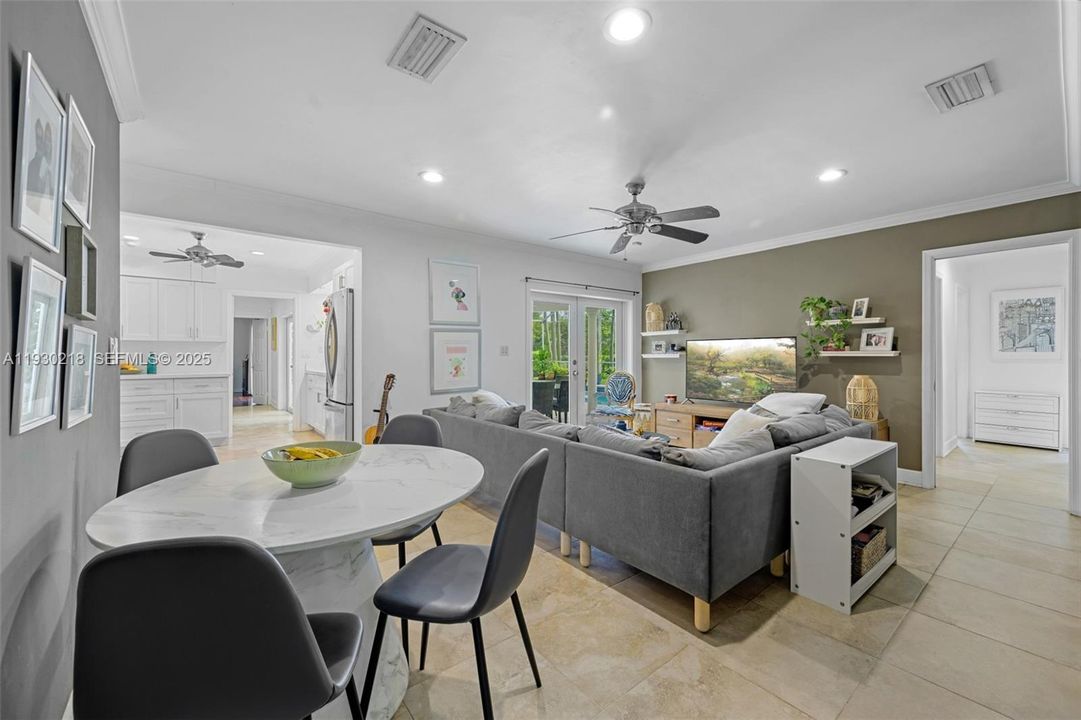 En Renta: $5,800 (5 camas, 3 baños, 2290 Pies cuadrados)