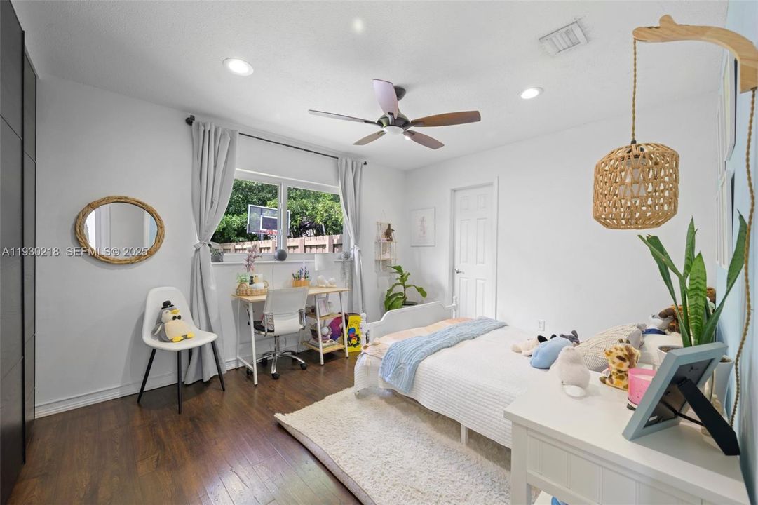 En Renta: $5,800 (5 camas, 3 baños, 2290 Pies cuadrados)