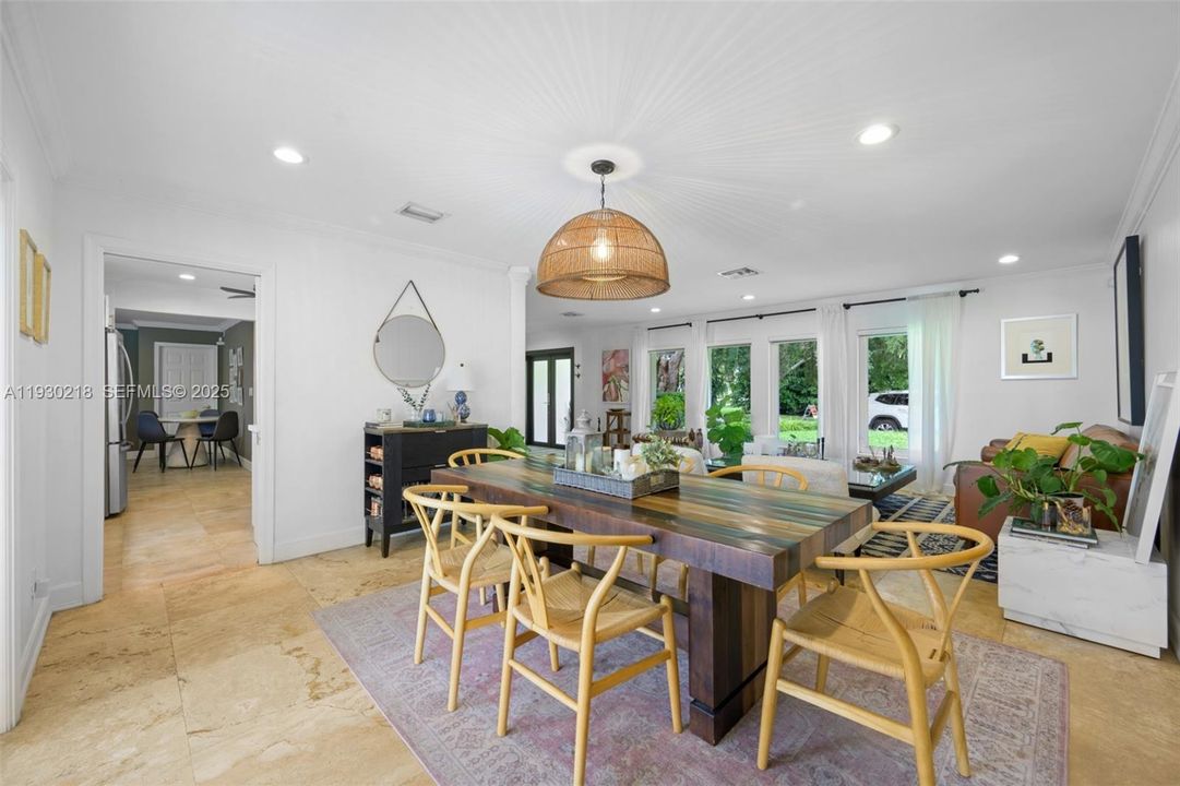 En Renta: $5,800 (5 camas, 3 baños, 2290 Pies cuadrados)