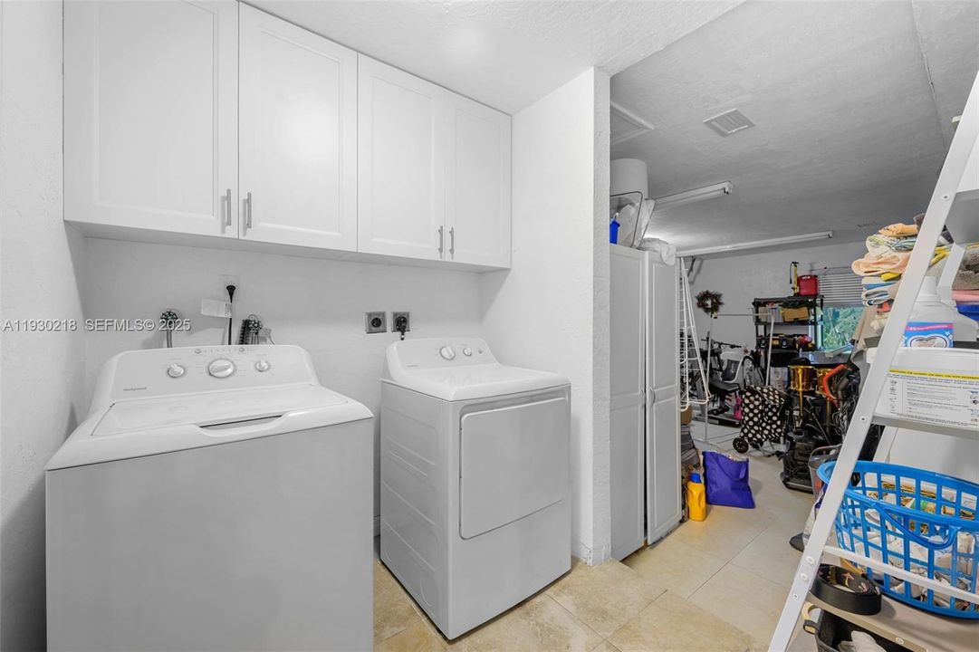 En Renta: $5,800 (5 camas, 3 baños, 2290 Pies cuadrados)