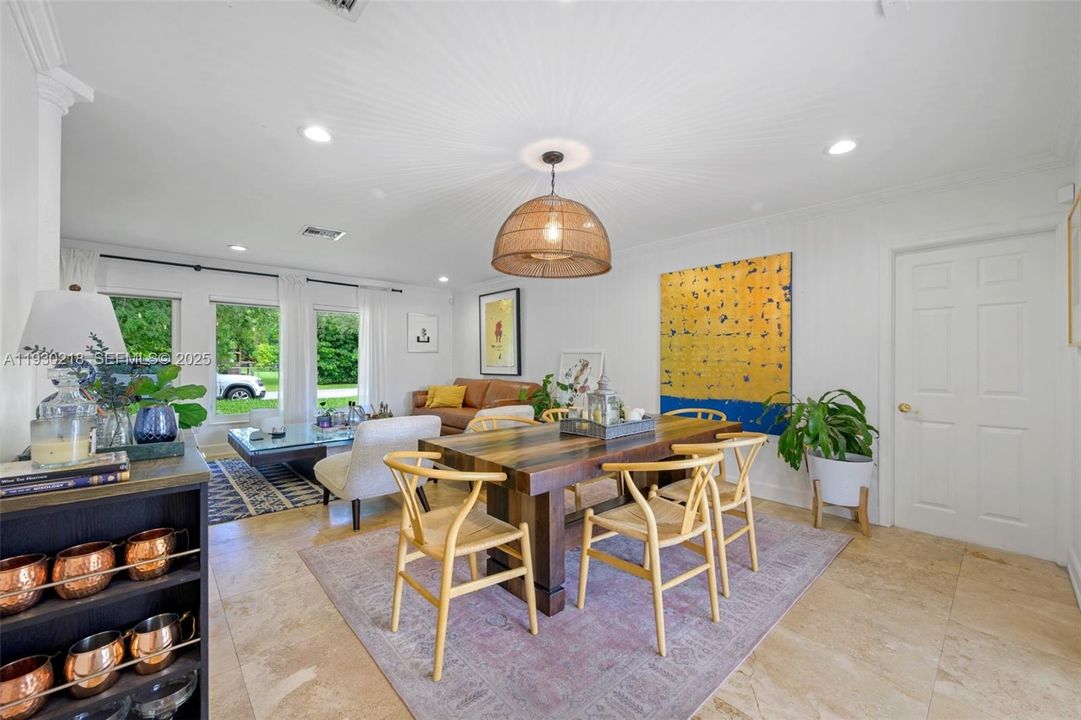 En Renta: $5,800 (5 camas, 3 baños, 2290 Pies cuadrados)