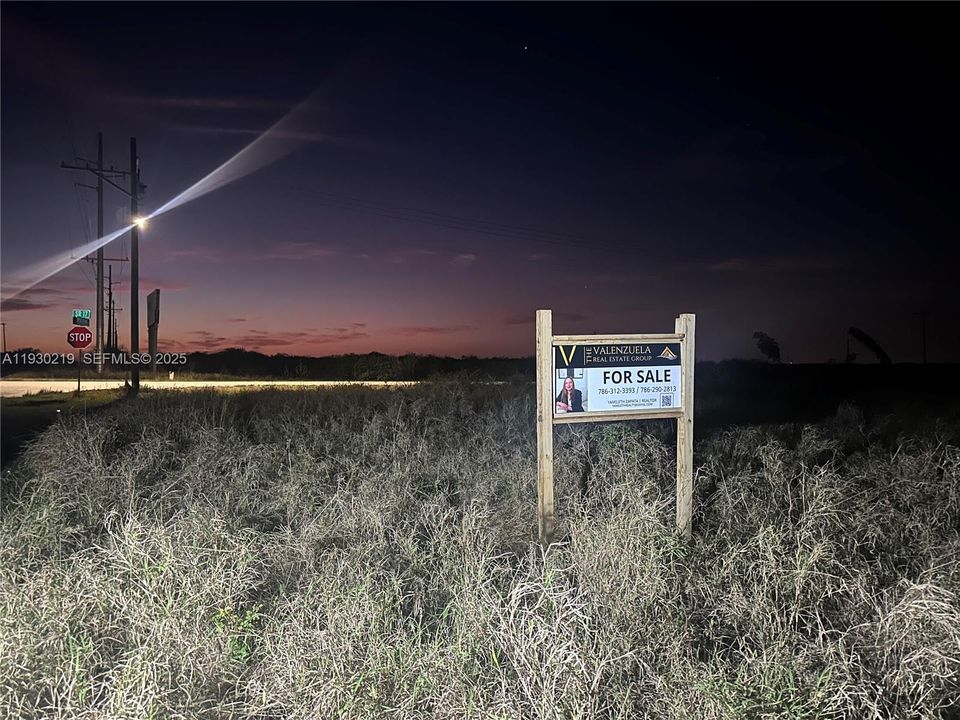 На продажу: $300,000 (9.59 acres)