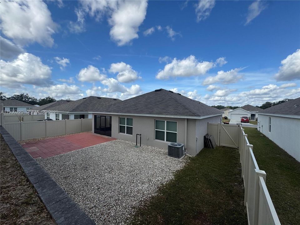 待售: $295,000 (3 贝兹, 2 浴室, 0 平方英尺)