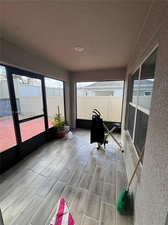 待售: $295,000 (3 贝兹, 2 浴室, 0 平方英尺)