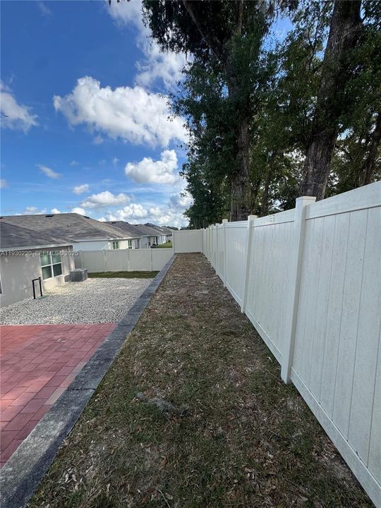 待售: $295,000 (3 贝兹, 2 浴室, 0 平方英尺)