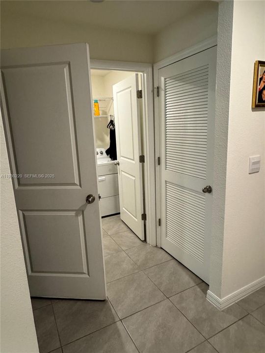 待售: $295,000 (3 贝兹, 2 浴室, 0 平方英尺)