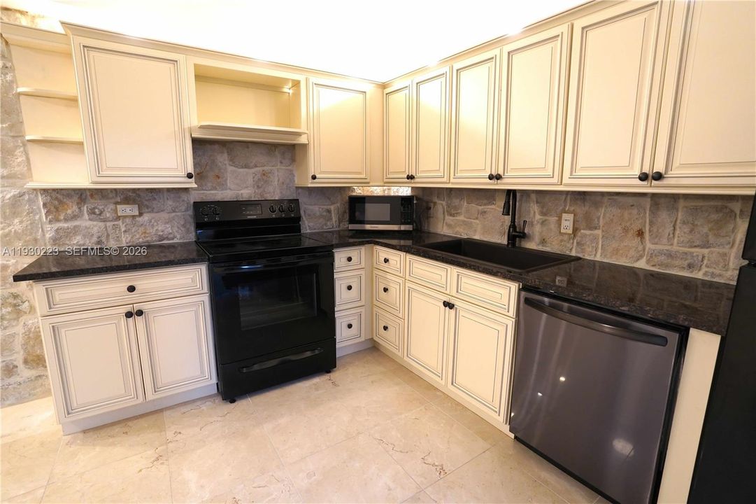 En Venta: $430,000 (2 camas, 2 baños, 0 Pies cuadrados)