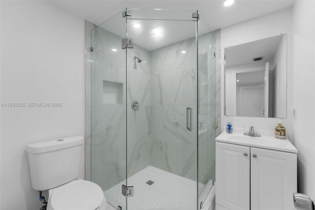 待售: $699,000 (5 贝兹, 4 浴室, 2327 平方英尺)