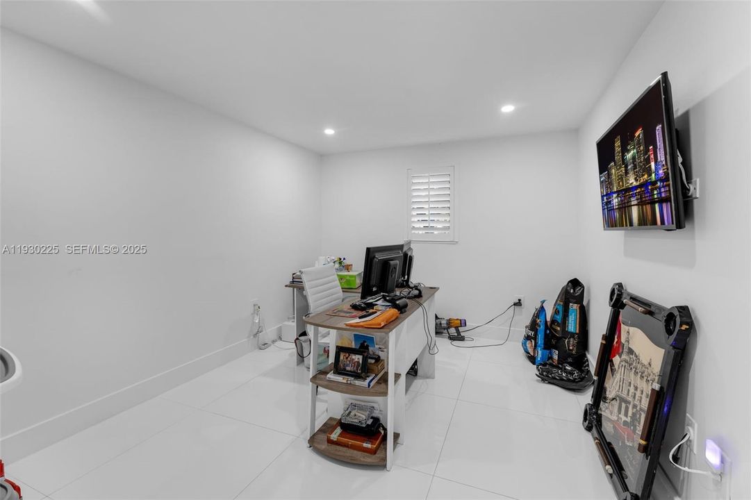 待售: $699,000 (5 贝兹, 4 浴室, 2327 平方英尺)