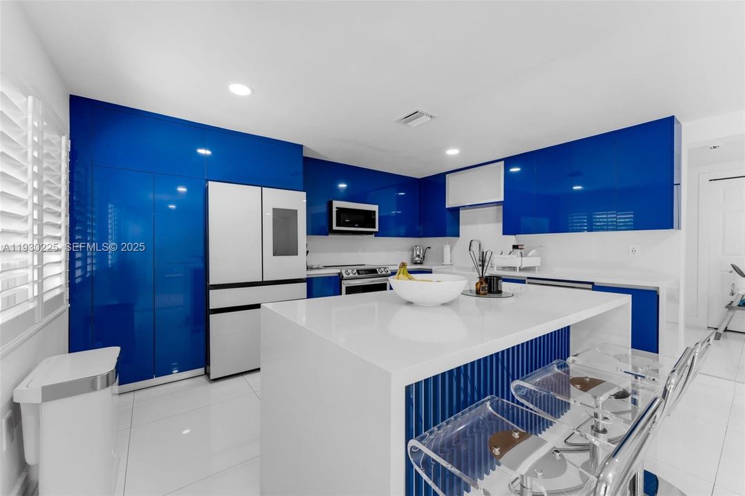 待售: $699,000 (5 贝兹, 4 浴室, 2327 平方英尺)