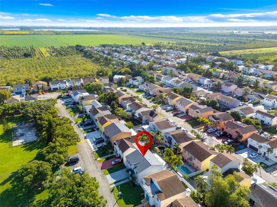 待售: $699,000 (5 贝兹, 4 浴室, 2327 平方英尺)