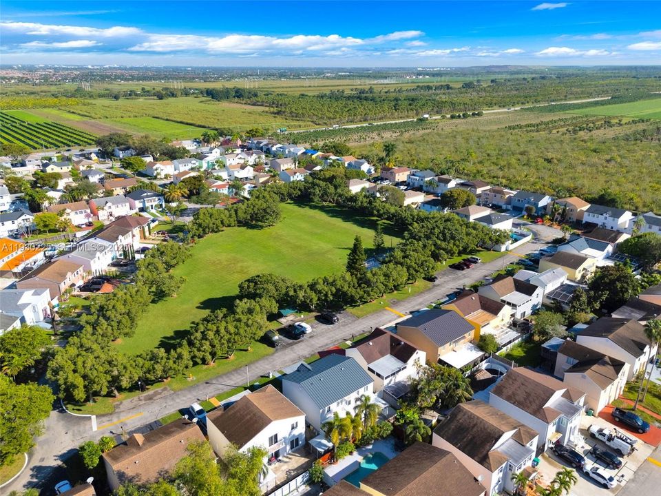 待售: $699,000 (5 贝兹, 4 浴室, 2327 平方英尺)