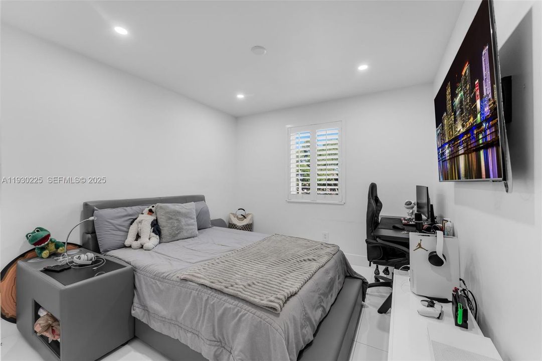 待售: $699,000 (5 贝兹, 4 浴室, 2327 平方英尺)