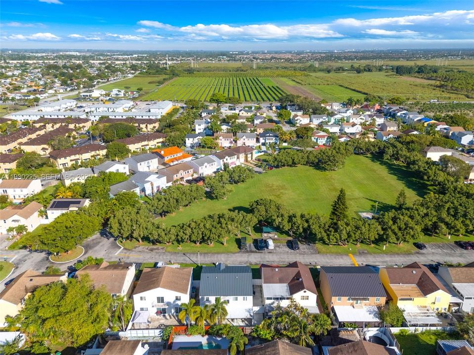 待售: $699,000 (5 贝兹, 4 浴室, 2327 平方英尺)