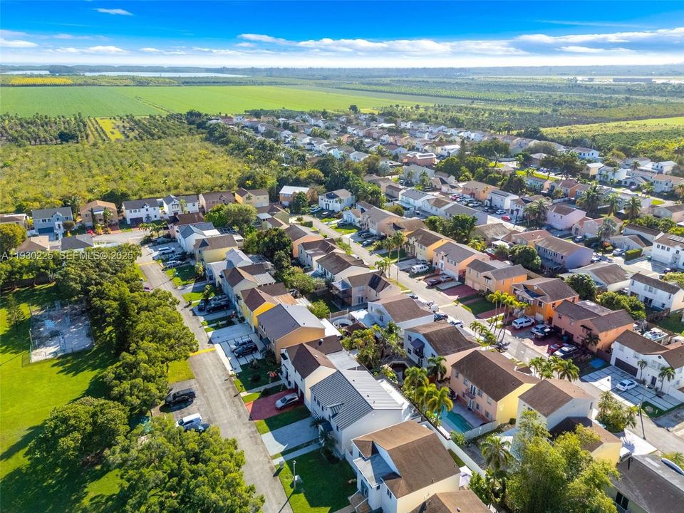 待售: $699,000 (5 贝兹, 4 浴室, 2327 平方英尺)