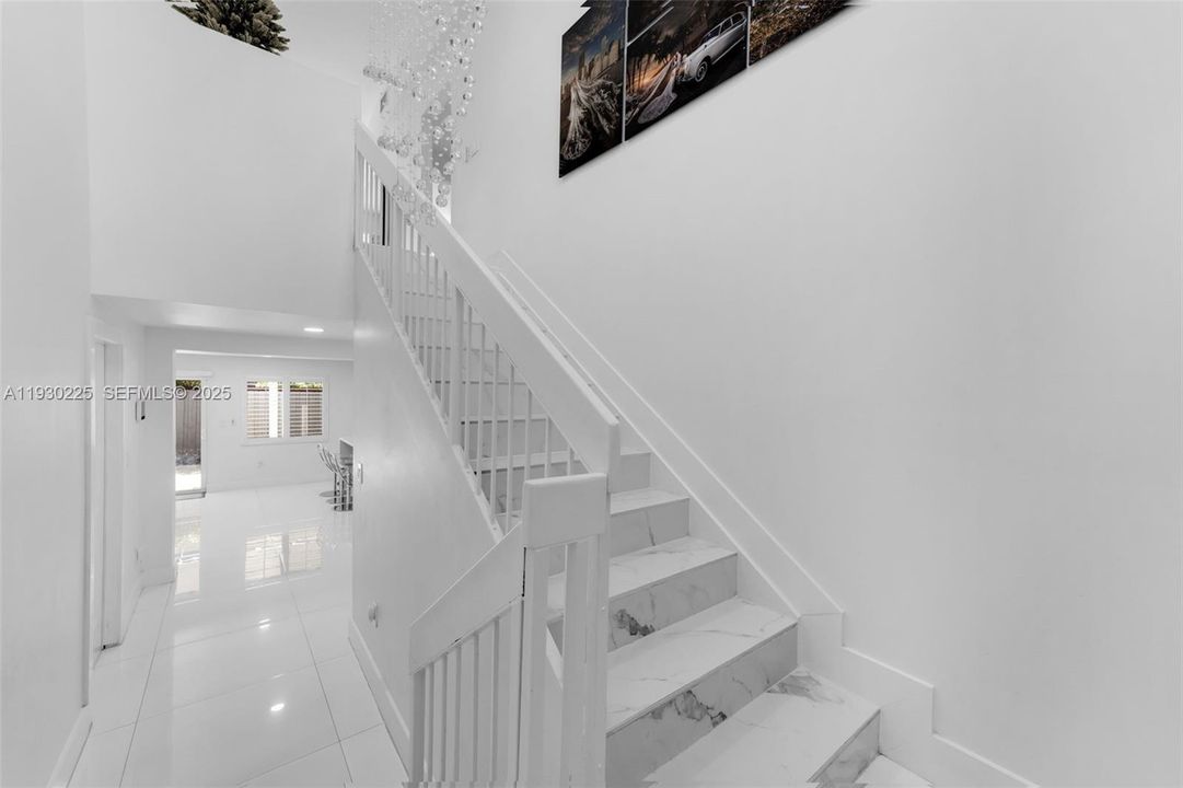 待售: $699,000 (5 贝兹, 4 浴室, 2327 平方英尺)