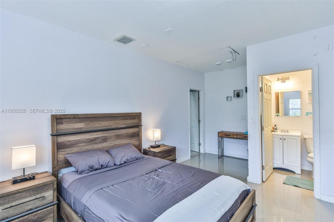 На продажу: $750,000 (4 спален, 3 ванн, 1649 Квадратных фут)