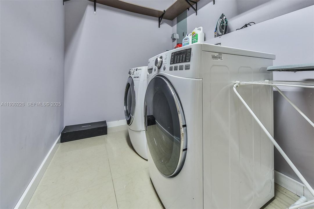 На продажу: $750,000 (4 спален, 3 ванн, 1649 Квадратных фут)