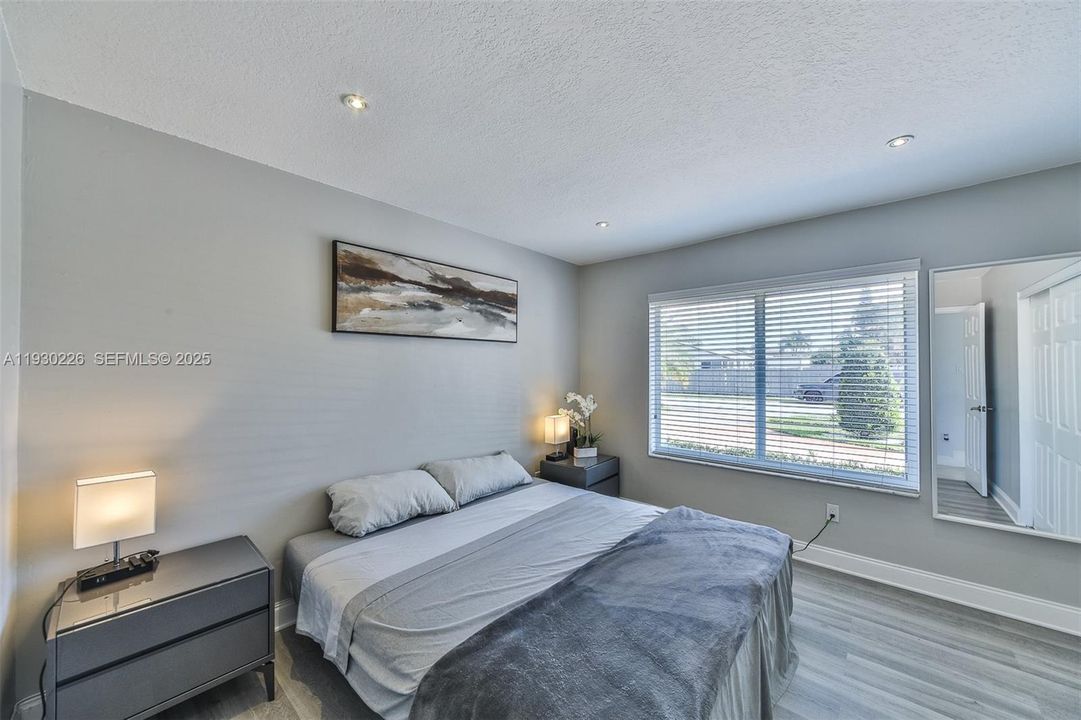 На продажу: $750,000 (4 спален, 3 ванн, 1649 Квадратных фут)