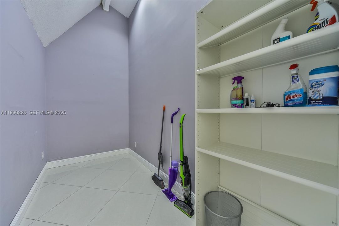 На продажу: $750,000 (4 спален, 3 ванн, 1649 Квадратных фут)