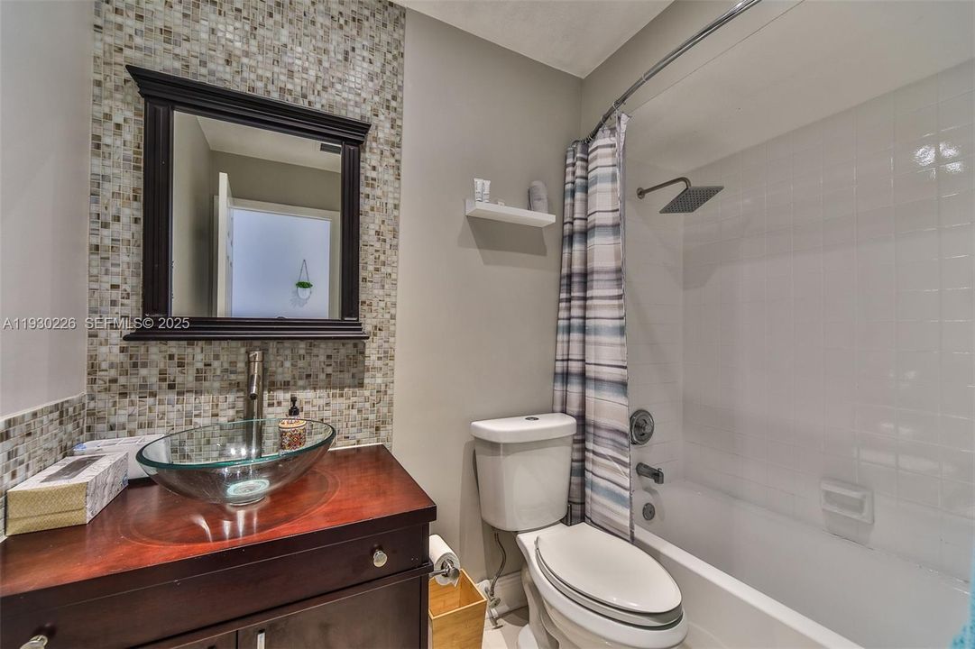 На продажу: $750,000 (4 спален, 3 ванн, 1649 Квадратных фут)