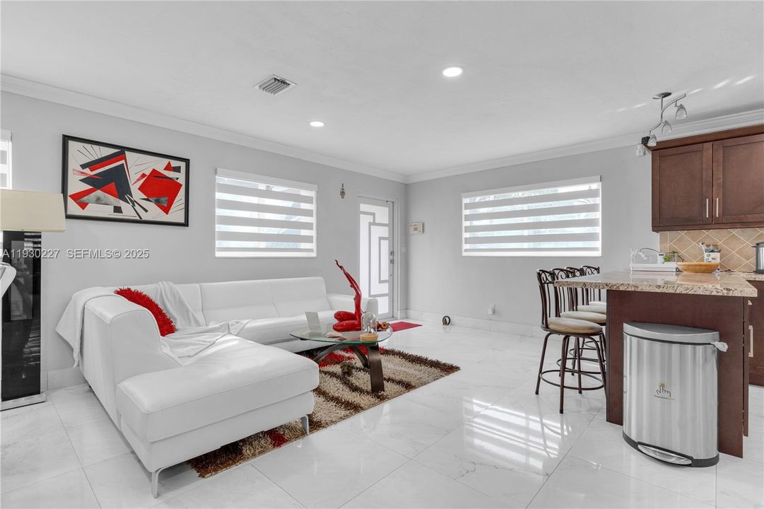 待售: $849,999 (4 贝兹, 2 浴室, 1856 平方英尺)