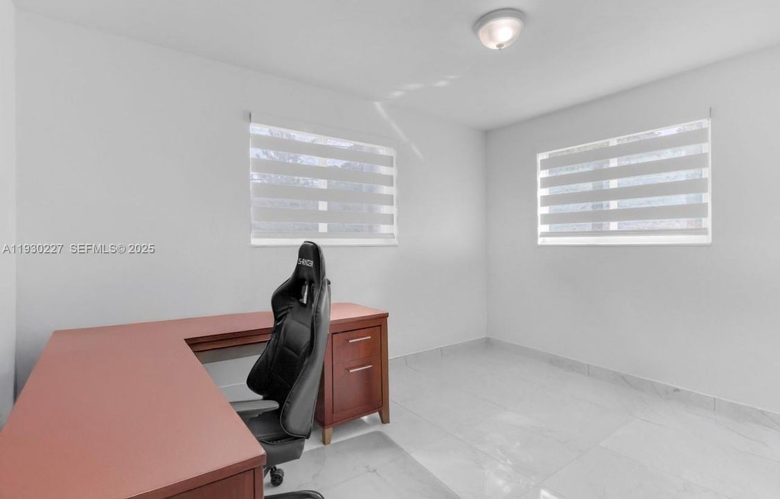 待售: $849,999 (4 贝兹, 2 浴室, 1856 平方英尺)