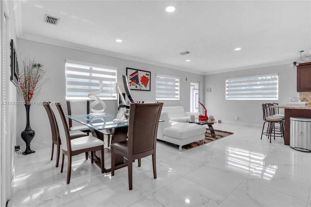 待售: $849,999 (4 贝兹, 2 浴室, 1856 平方英尺)