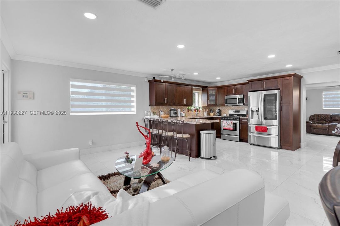 待售: $849,999 (4 贝兹, 2 浴室, 1856 平方英尺)