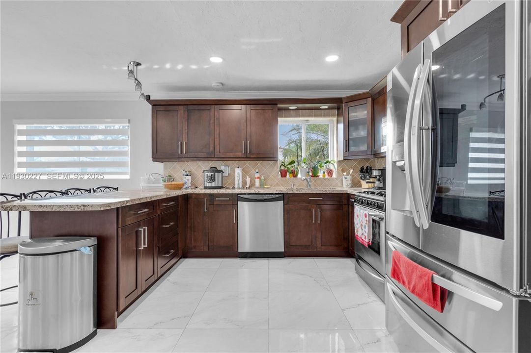 待售: $849,999 (4 贝兹, 2 浴室, 1856 平方英尺)