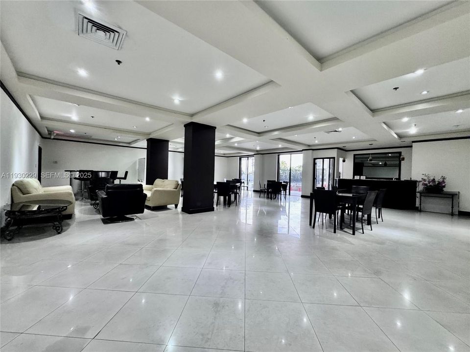 For Rent: $4,500 (2 beds, 2 baths, 1672 Square Feet)