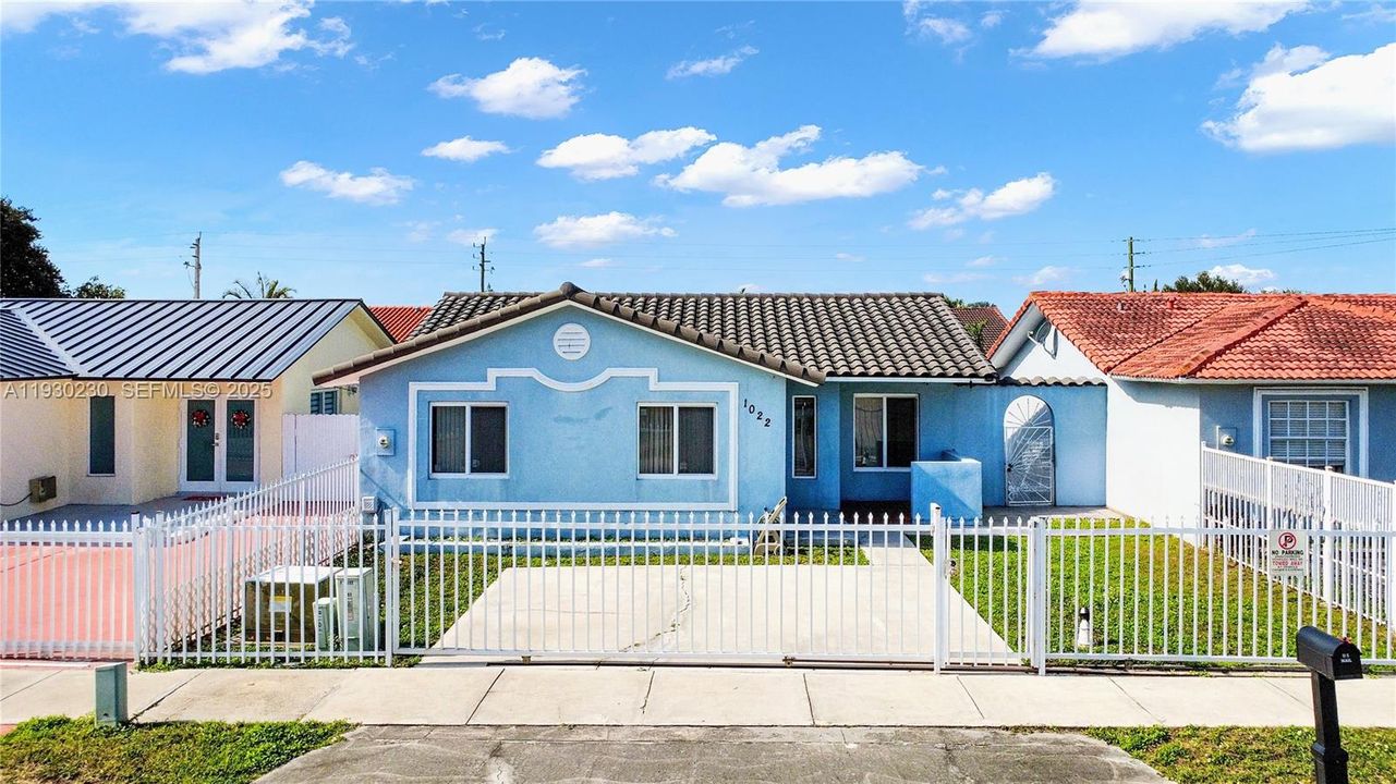 待售: $625,000 (3 贝兹, 2 浴室, 1326 平方英尺)