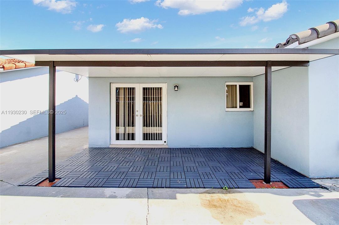 待售: $625,000 (3 贝兹, 2 浴室, 1326 平方英尺)