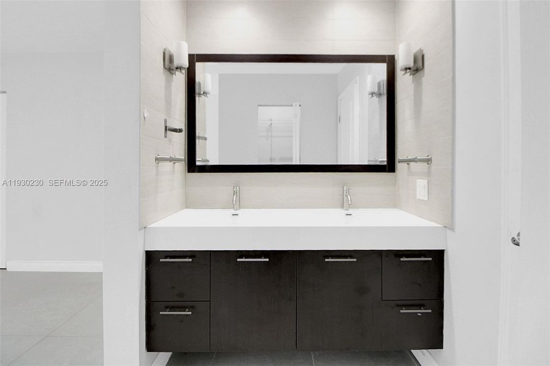 待售: $625,000 (3 贝兹, 2 浴室, 1326 平方英尺)