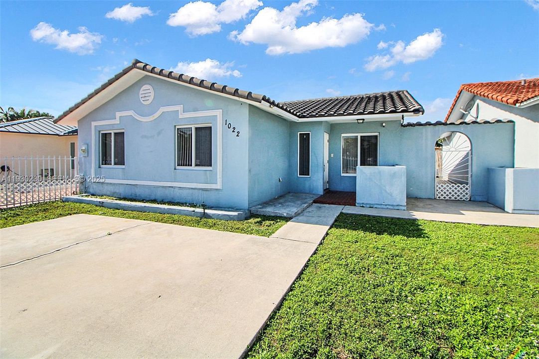 待售: $625,000 (3 贝兹, 2 浴室, 1326 平方英尺)