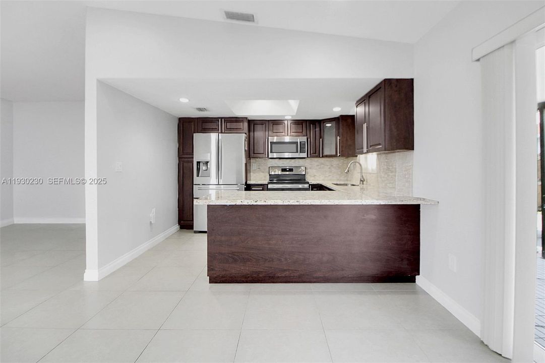 待售: $625,000 (3 贝兹, 2 浴室, 1326 平方英尺)