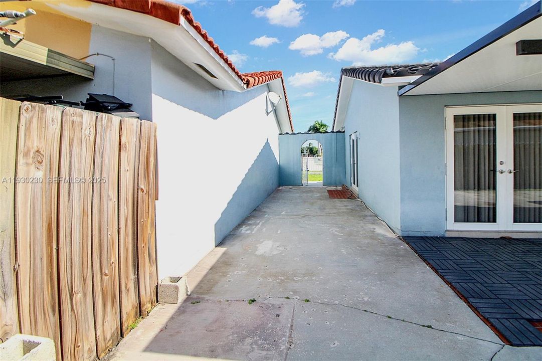 待售: $625,000 (3 贝兹, 2 浴室, 1326 平方英尺)