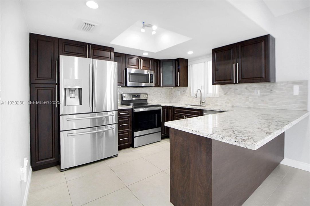 待售: $625,000 (3 贝兹, 2 浴室, 1326 平方英尺)