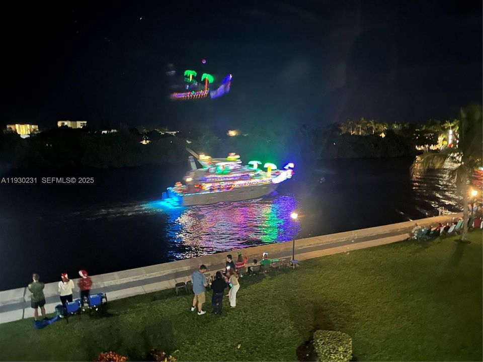 For Sale: $325,000 (1 beds, 1 baths, 950 Square Feet)