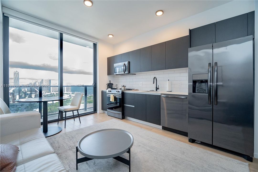 En Venta: $650,000 (0 camas, 1 baños, 430 Pies cuadrados)