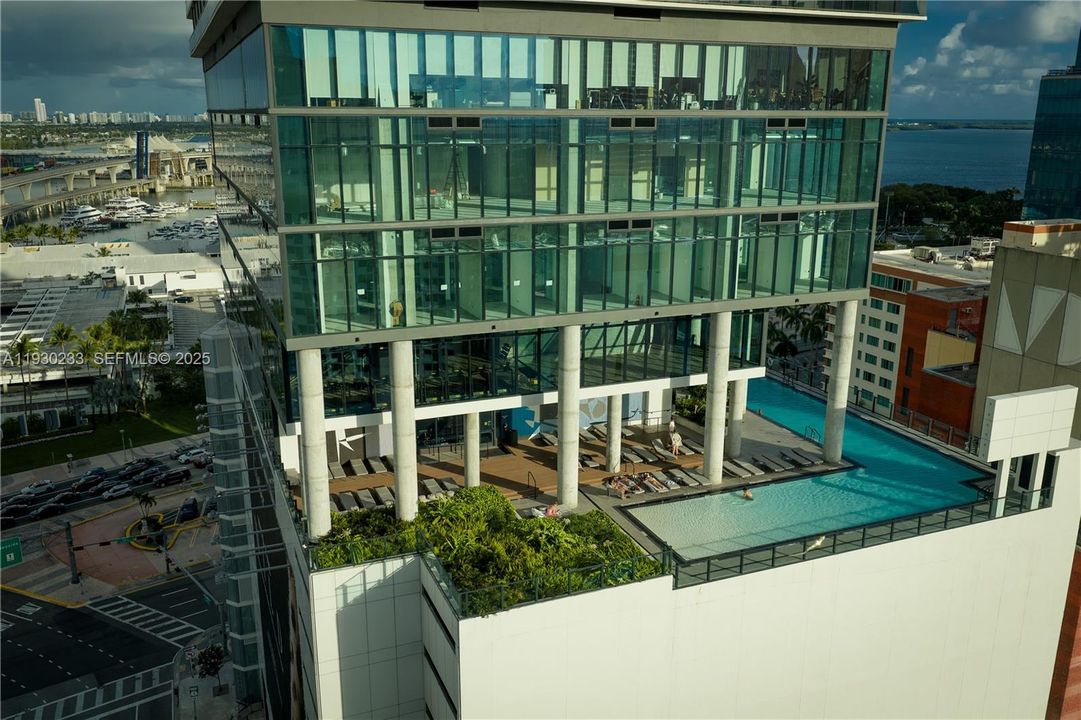 En Venta: $650,000 (0 camas, 1 baños, 430 Pies cuadrados)