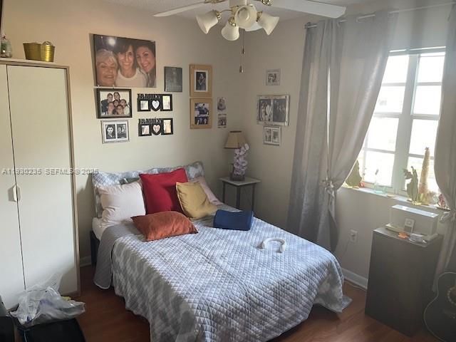 For Sale: $365,000 (2 beds, 2 baths, 1020 Square Feet)