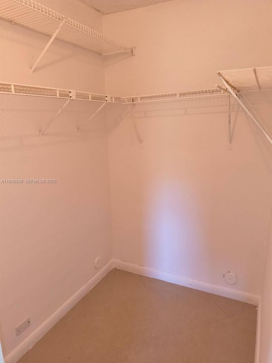 В аренду: $2,200 (2 спален, 2 ванн, 1010 Квадратных фут)