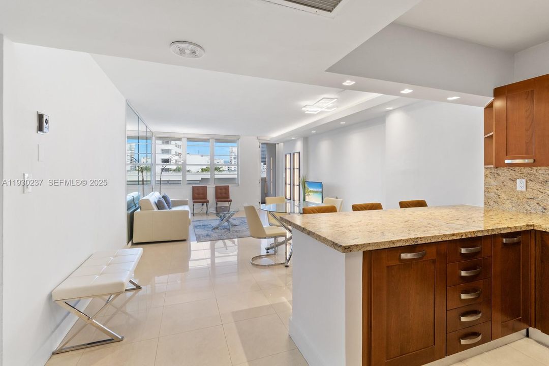 For Rent: $3,250 (1 beds, 1 baths, 845 Square Feet)